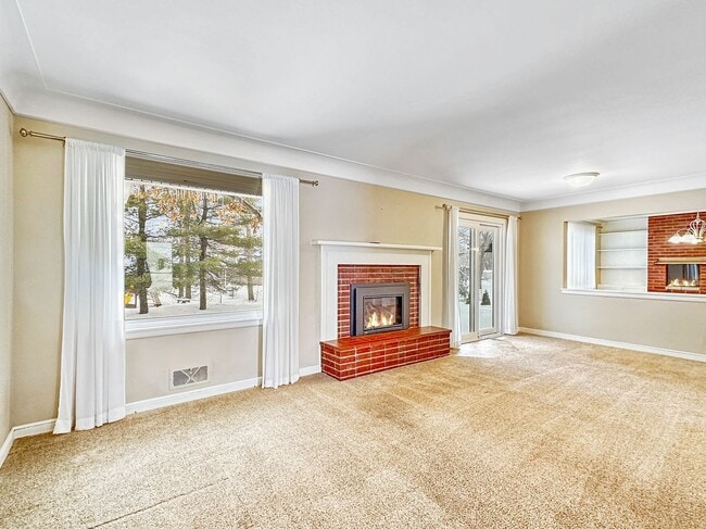 Building Photo - 341 Herman Terrace