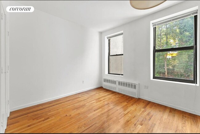 Building Photo - 10 Fort Greene Pl