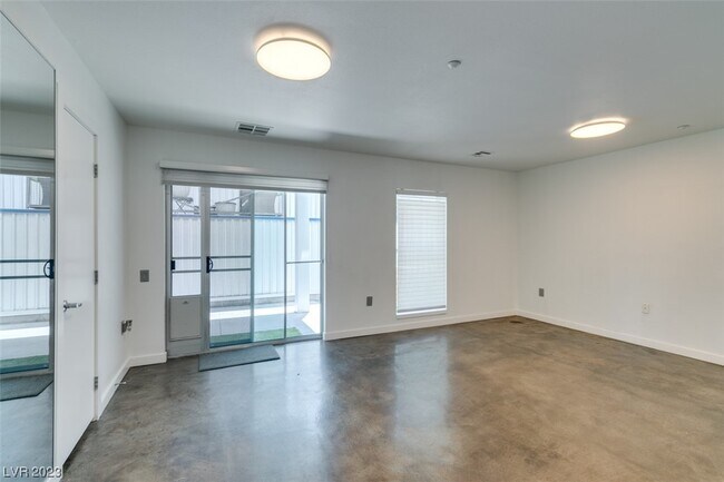 Building Photo - 1134 E Carson Ave