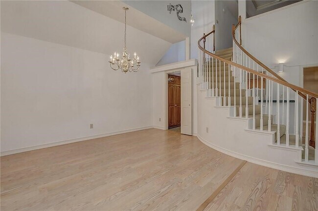 Foto del edificio - 3005 Warm Springs Ln