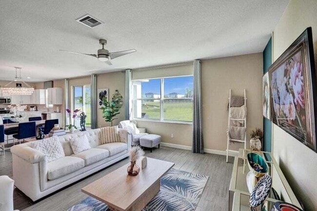 Foto del edificio - 12623 NW Copper Creek Dr