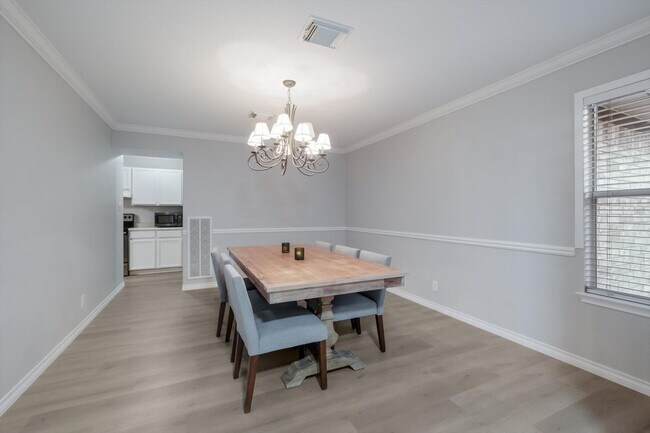 Foto del edificio - 834 Quitman Oak