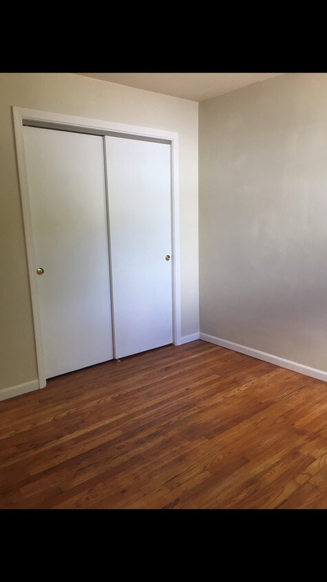 Foto del edificio - 1715 Blossom Ln