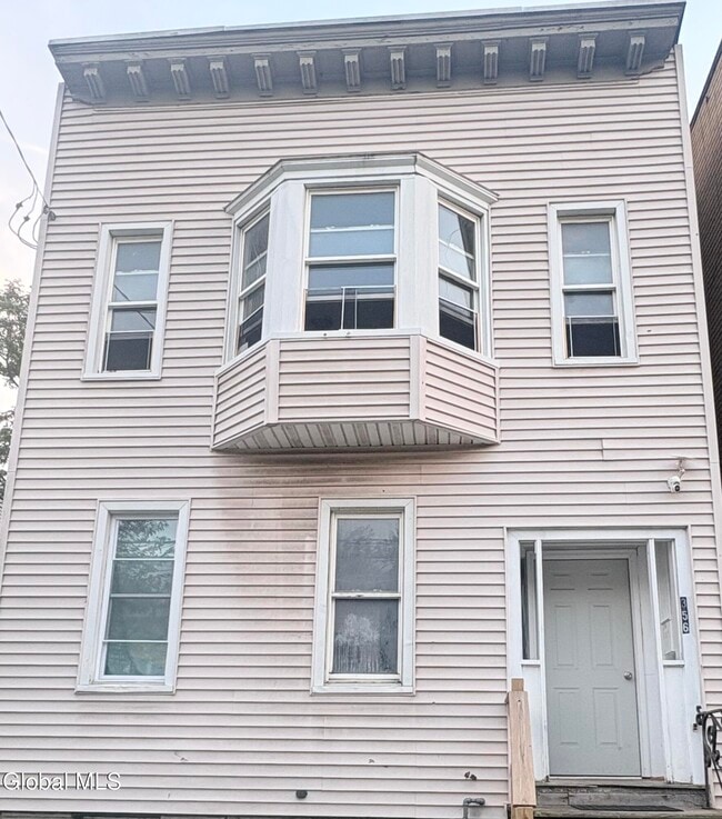 Building Photo - 356 2nd St