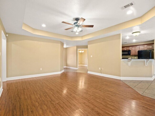 Building Photo - 102 Antler Cir