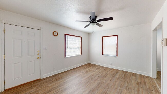 Foto del edificio - Cozy and affordable 2 bedroom house with a...