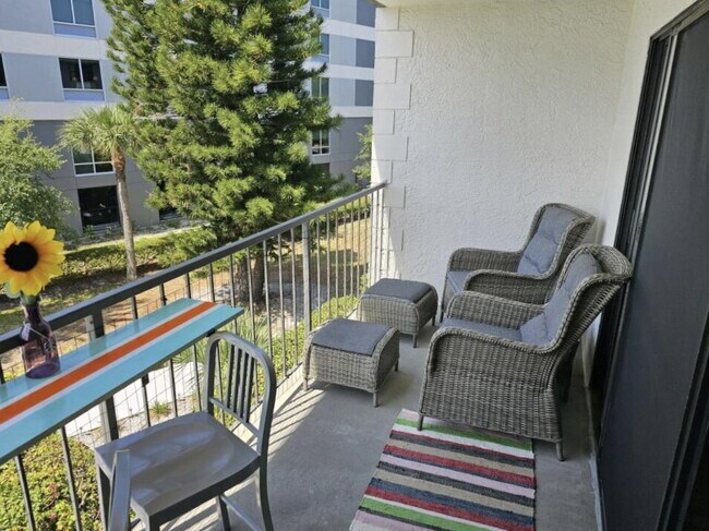 Building Photo - "Discover Coastal Comfort: Spacious 2-Bed,...