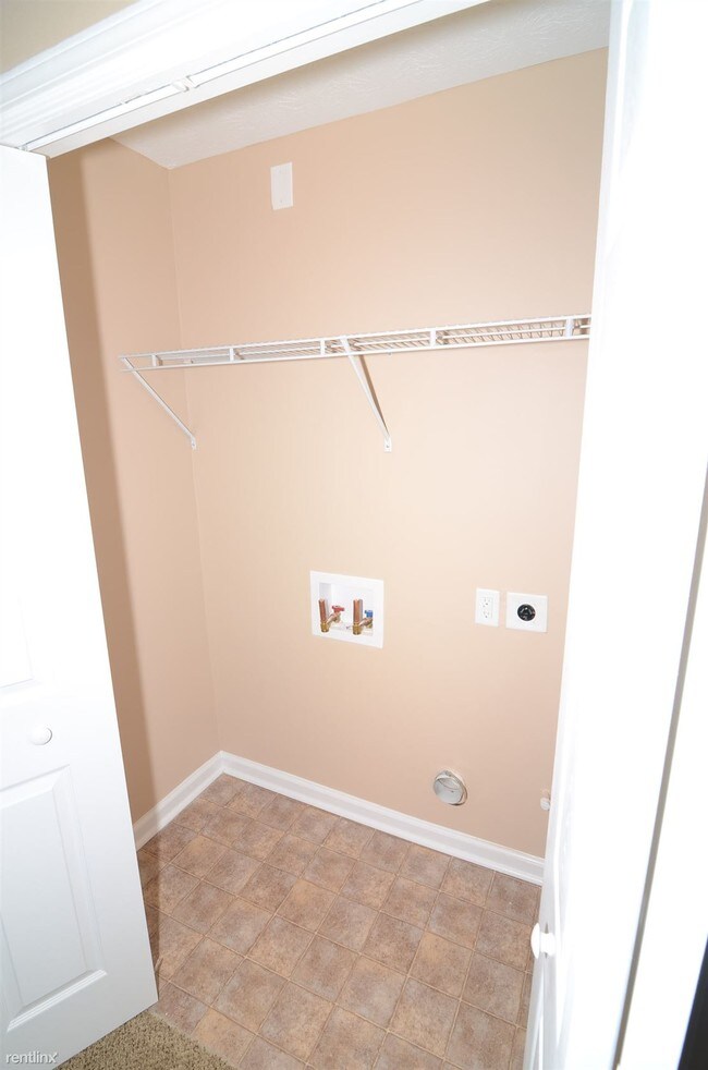 Foto del edificio - 3443 Oaktree Way