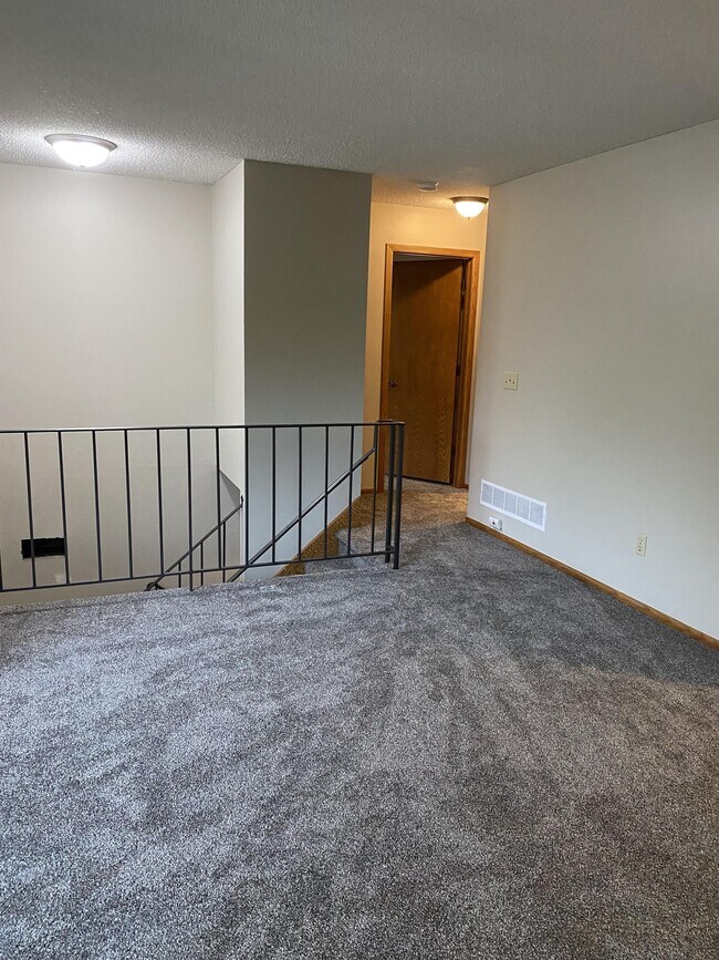 Building Photo - 1251 Greenbriar Ct