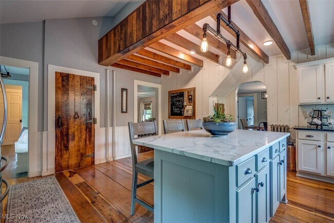 Foto del edificio - 6287 Riverview Rd