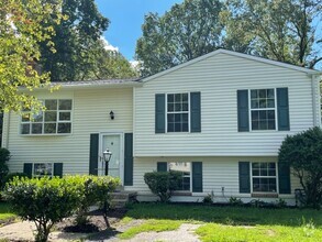 Building Photo - 5649 Smallwood Ct
