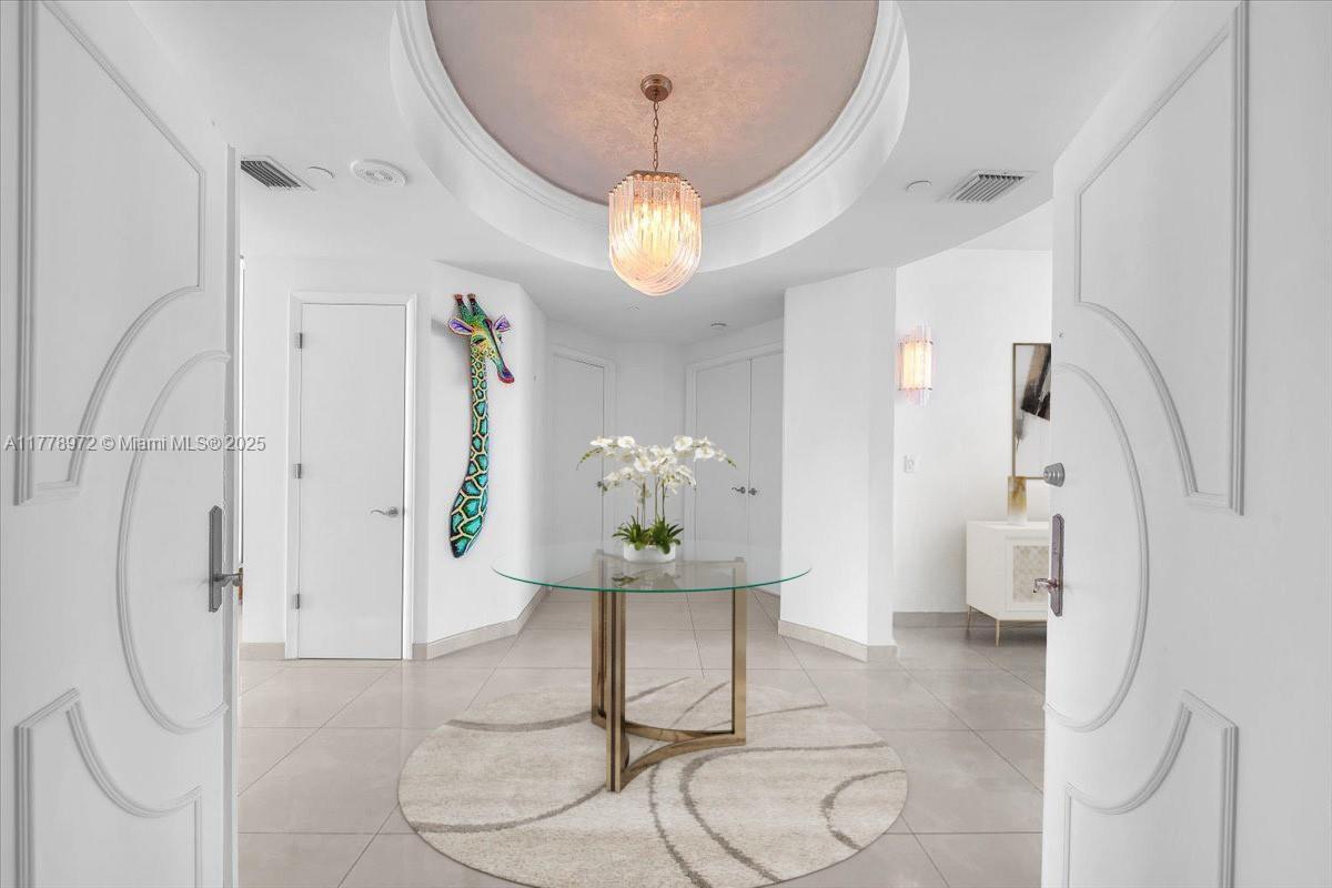 Foto principal - 300 South Pointe Dr