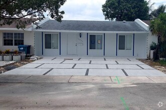 Building Photo - 4821 SW 129th Ave