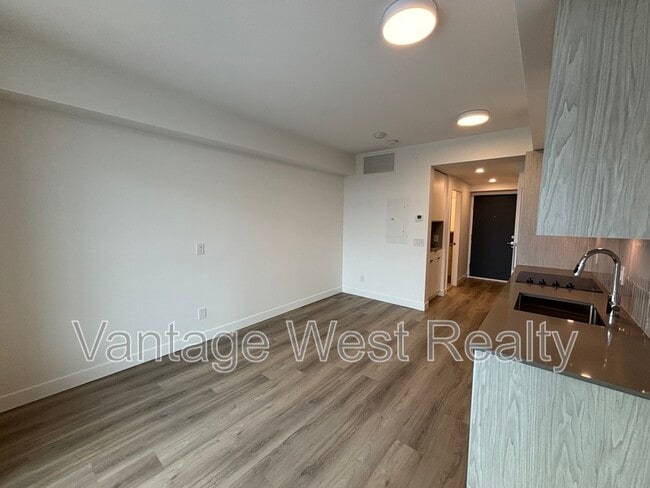 Building Photo - 1488 Bertram St