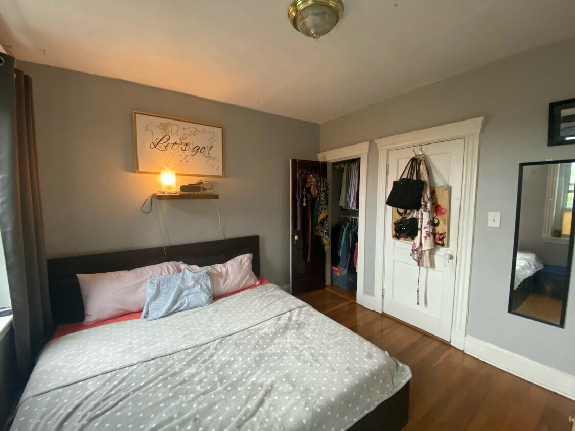 Primary Photo - 360 Riverway