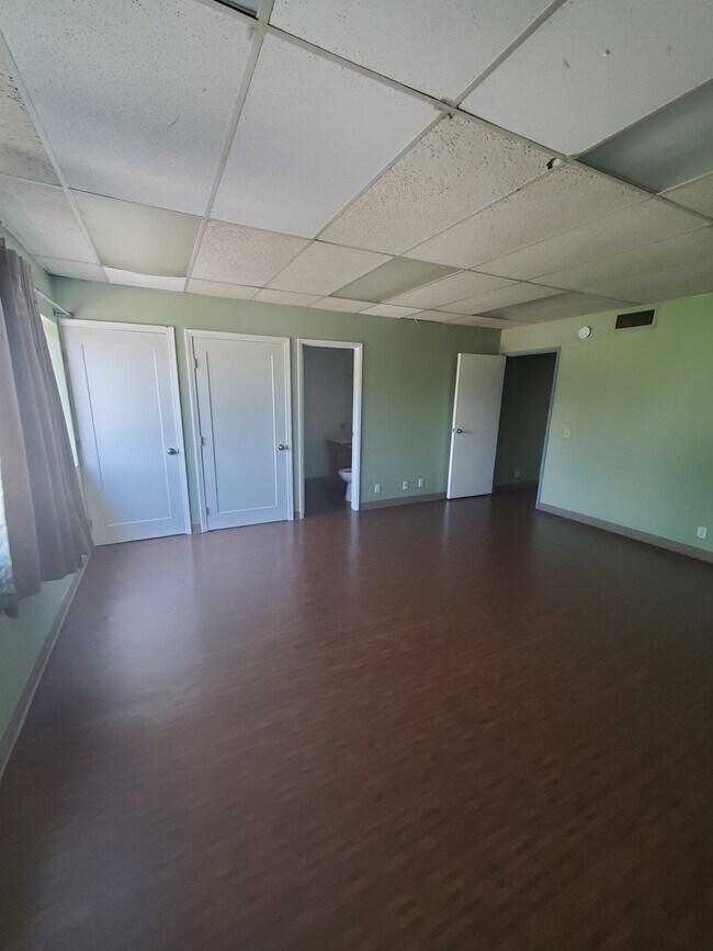 Building Photo - 16561 Leffingwell Rd