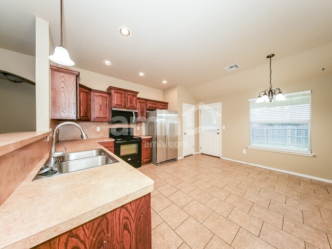 Foto del edificio - 613 E Juniper Ln