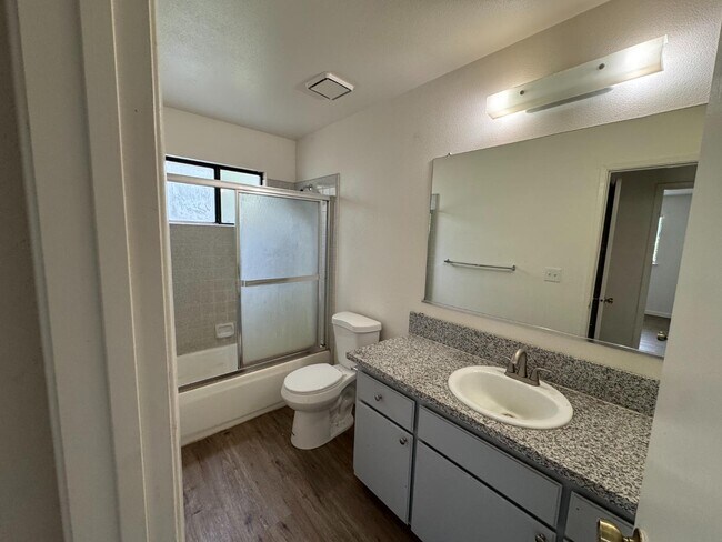 Foto del edificio - 21293 E American Ave