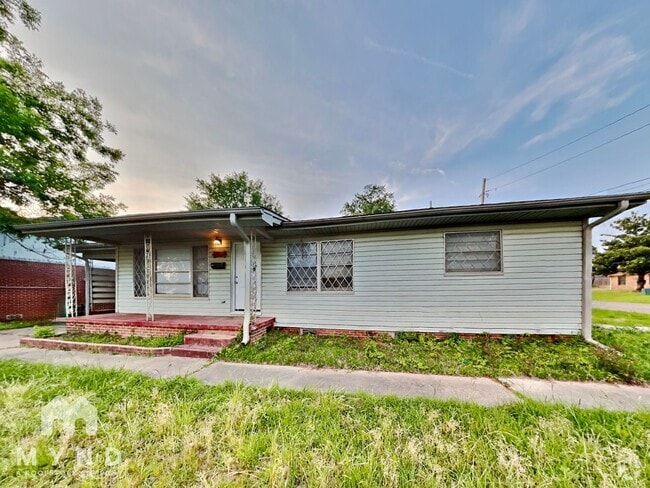 Building Photo - 302 Mc Cartney Blvd