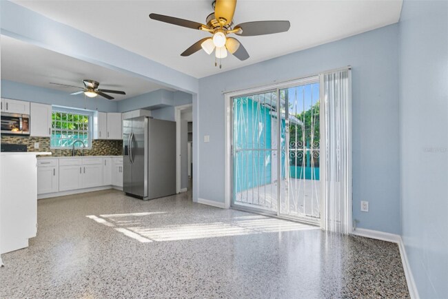 Foto del edificio - 7101 N Howard Ave