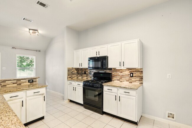 Foto del edificio - 303 Burris Park Dr