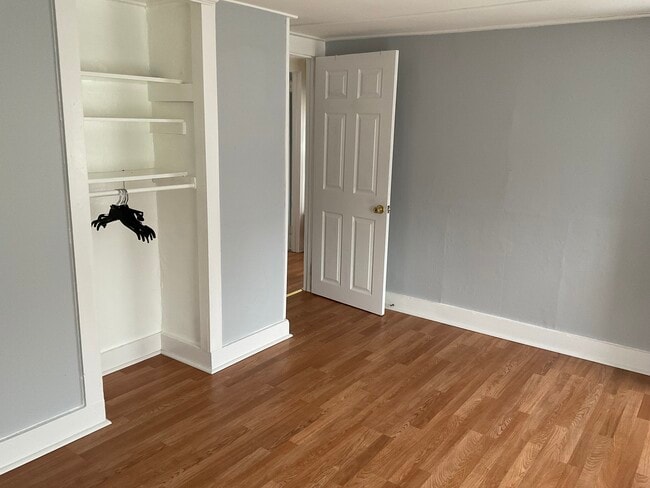 Building Photo - 376 E Blackwell St