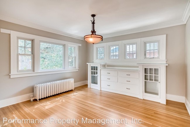 Building Photo - 3 br, 2 bath House - 633 Josephine St