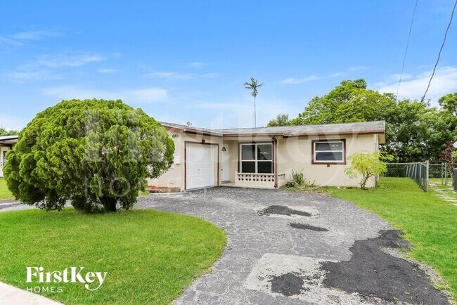 Foto del edificio - 6891 NW 25th Ct