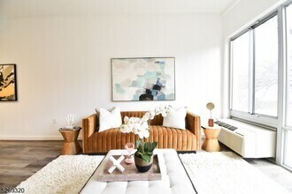 Building Photo - 100 Evergreen Pl