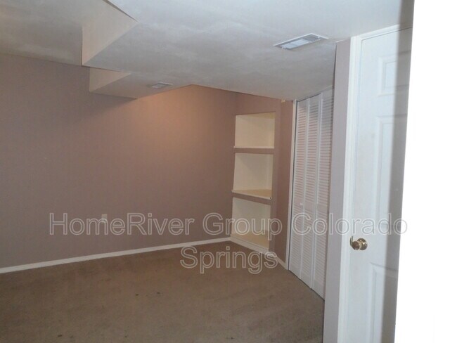 Foto del edificio - 6262 Baxter Dr