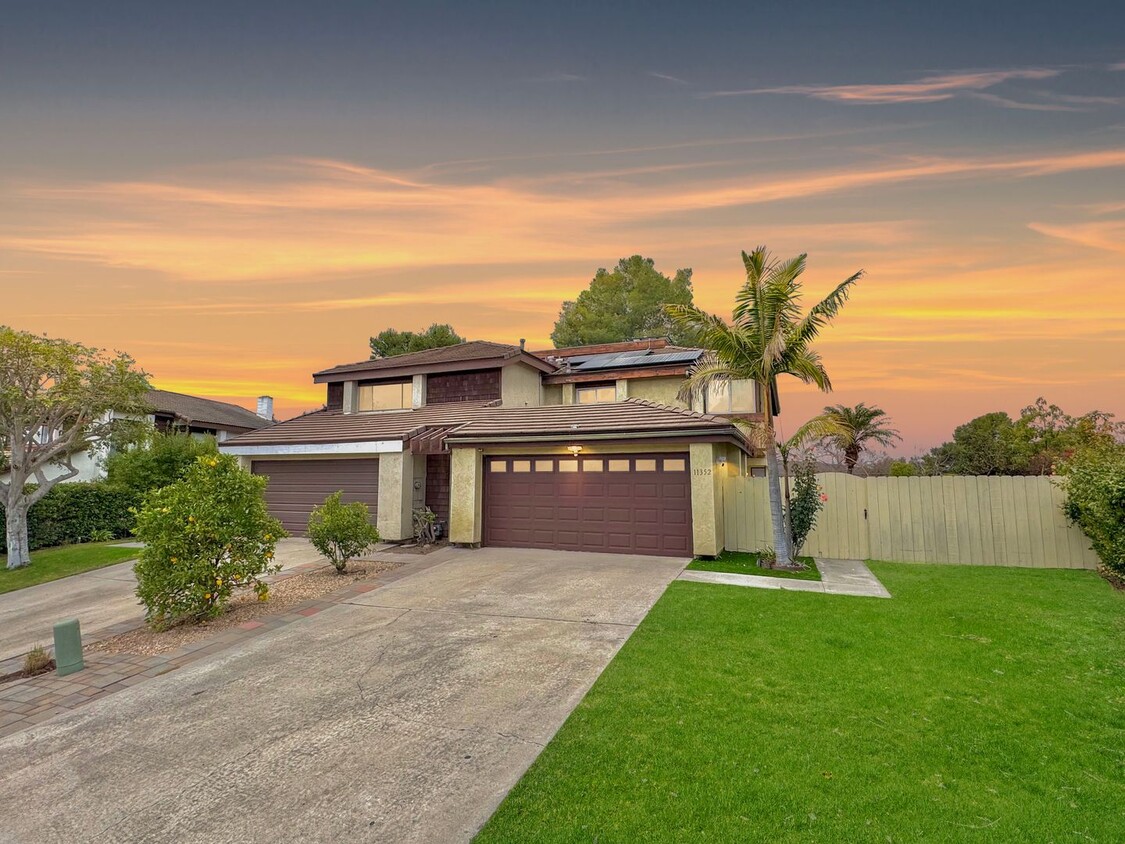 Foto principal - Great 4B/2.5BA House in Rancho Bernardo!