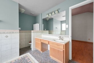 Building Photo - 6715 Dillon Dr