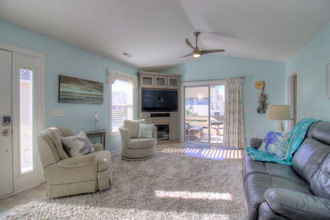 Building Photo - 9689 Stillwater Ct