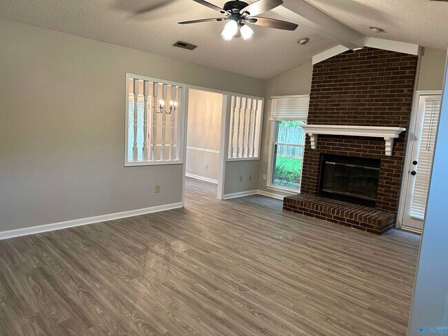 Building Photo - 108 Brass Oak Dr