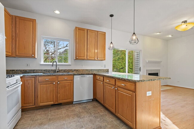 Building Photo - 71 Monarch Dr