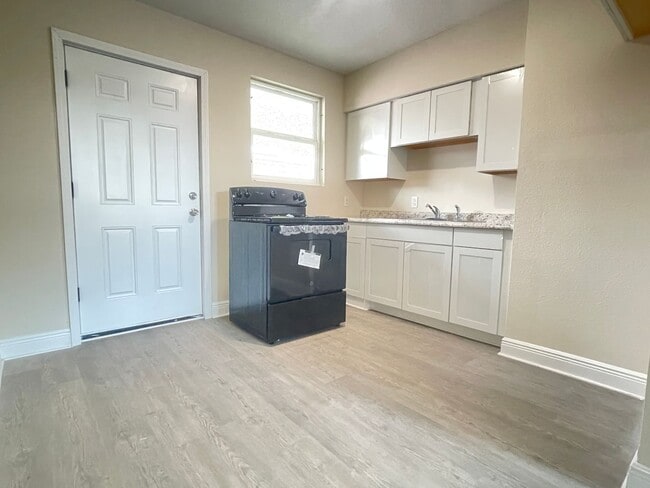 Photo - 1550 Morgan St Apartment
