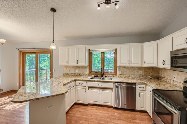 Building Photo - 3745 Wescott Hills Dr