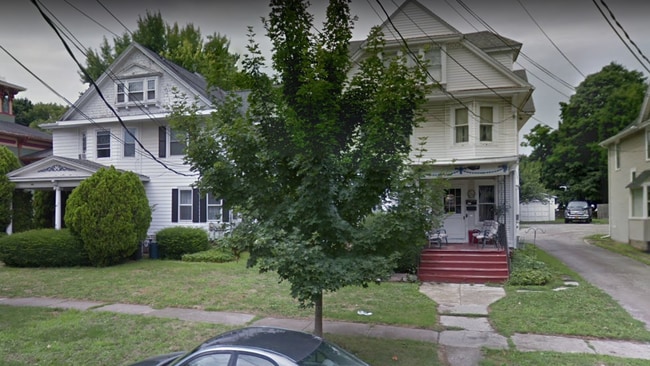 Vista de calle - 908 West Ave