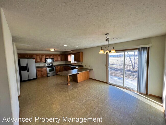 Building Photo - 3 br, 2 bath House - 3112 Brookville West
