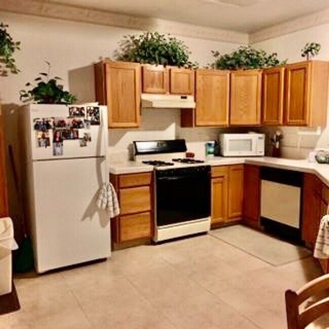 Building Photo - 3 br, 2 bath House - 1344 N Haney Ave