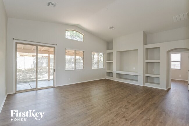 Building Photo - 5502 W Red Rock Ridge St