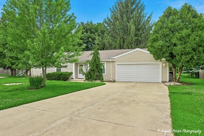 Building Photo - 3287 Medford Ct