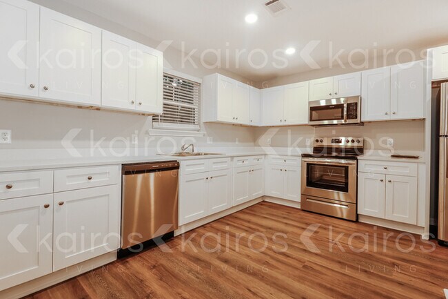 Foto del edificio - 103 Cottage Grove Rd.