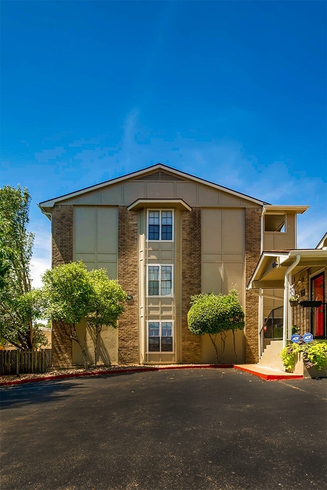 Cheshire Gardens Apartments in Austin, TX