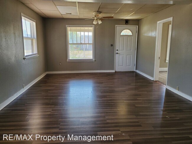 Foto del edificio - 2 br, 1 bath House - 1802 W. Broadway