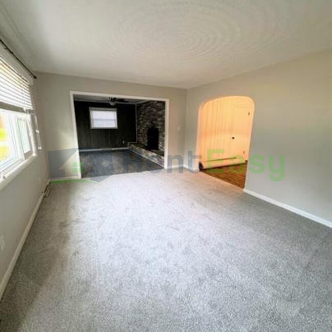 Foto del edificio - 300 Oakwood Ave