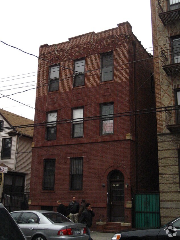 Building Photo - 37-38 104th St