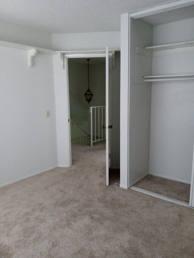 Foto del edificio - 21631 Grovepark Dr