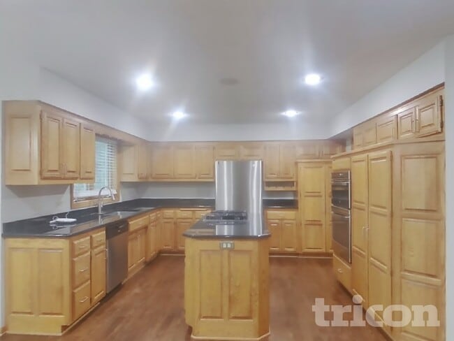 Building Photo - 12320 43rd Ave N