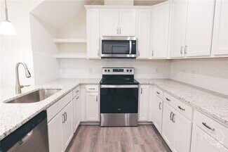 Building Photo - 153 Lower Creek Dr